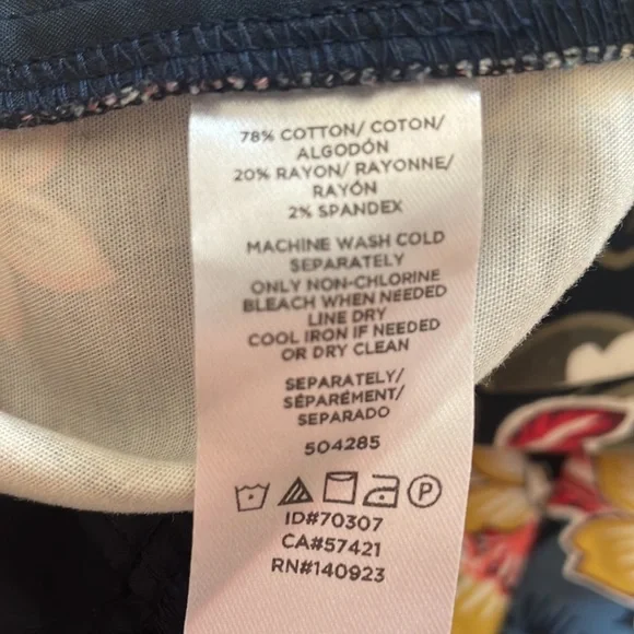 Loft Floral Shorts 6โ Inseam - Picture 5 of 5